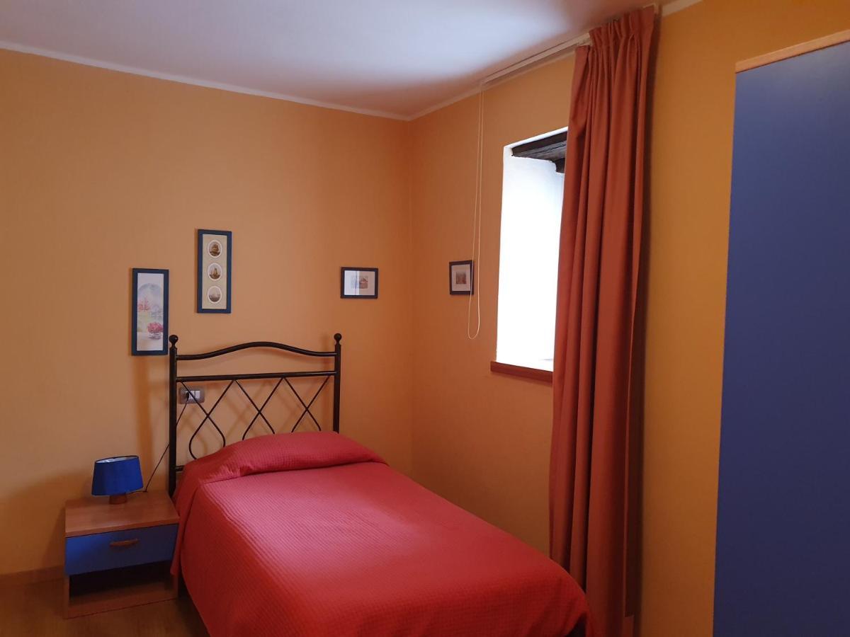 Appartamenti Vacanze E Camere Roccetta Fiorita Петтенаско Номер фото
