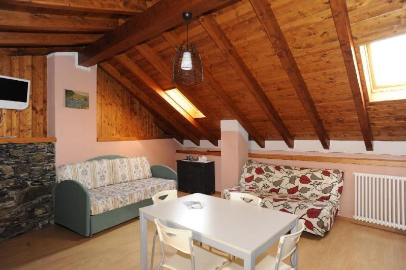 Appartamenti Vacanze E Camere Roccetta Fiorita Петтенаско Номер фото